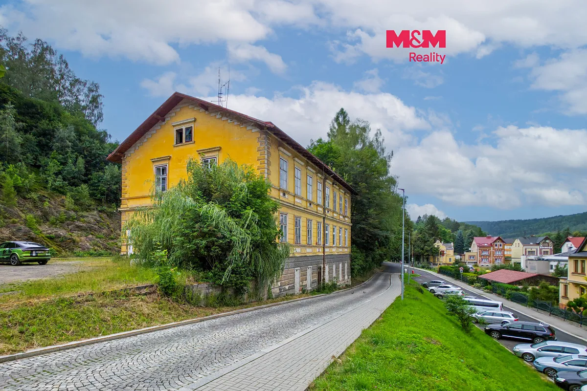 Prodej činžovního domu 587 m²